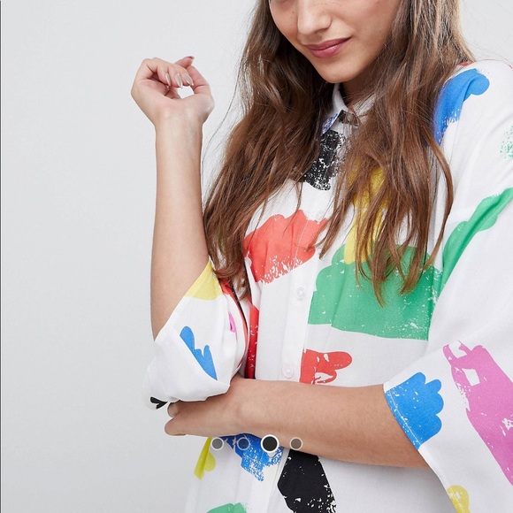 oversized shirt in bright abstract print - Picture 3 of 6